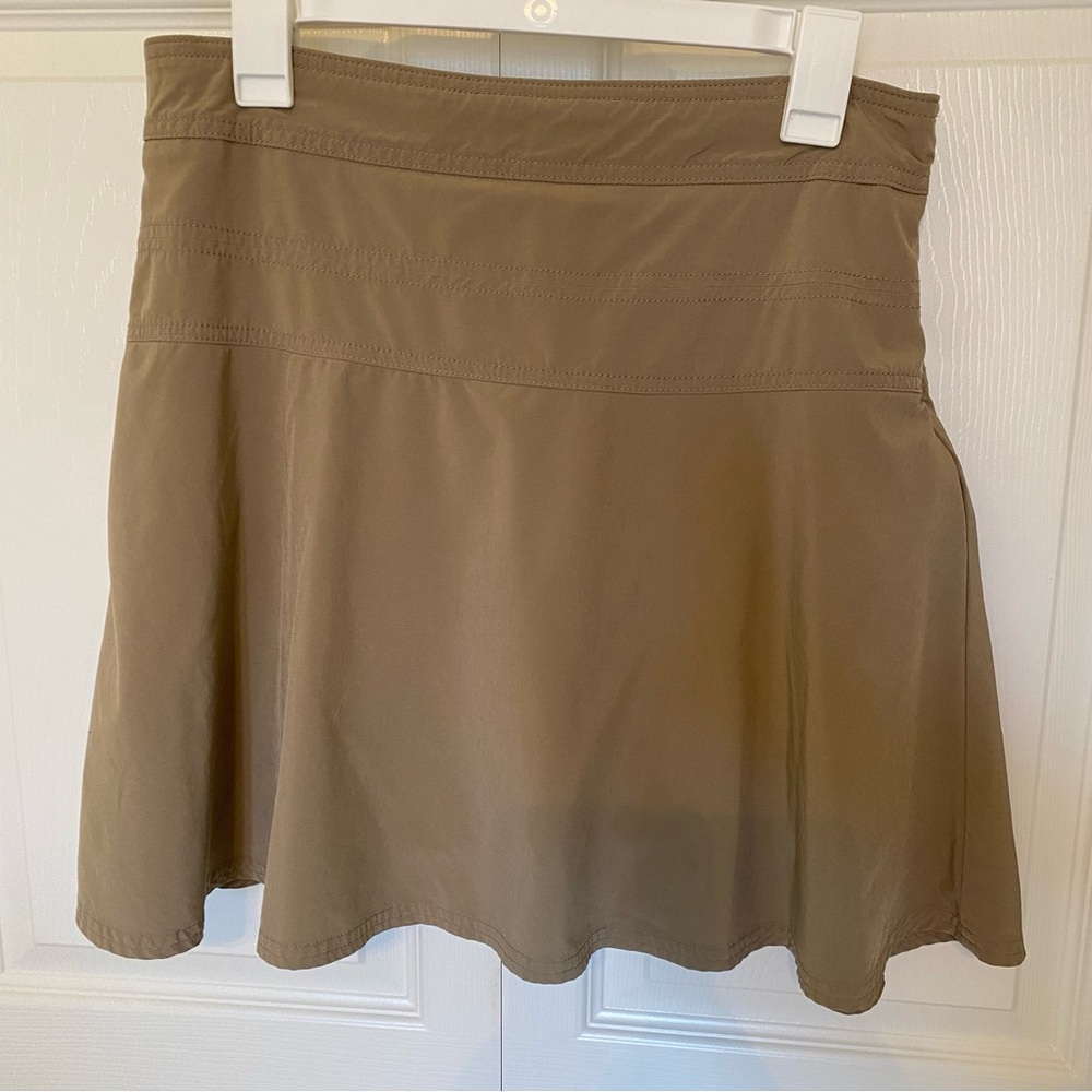 Athleta Lightweight Khaki Skort size 10